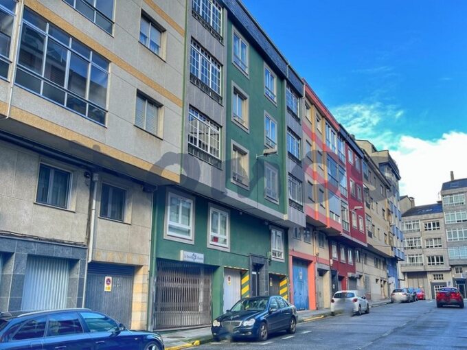 Piso en venta de 4 dormitorios zona Lamas de Prado en Lugo