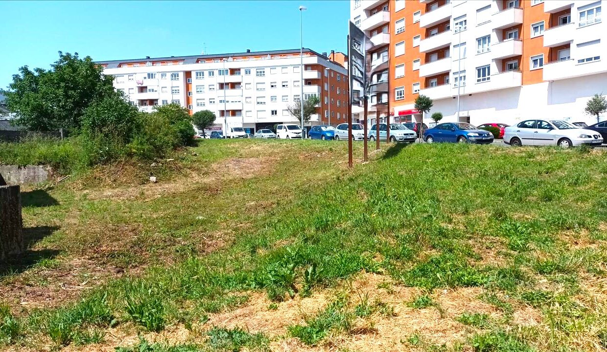 Parcela en venta en Lugo, esquina Av. Coruña (1)